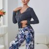 V-neck top and printed pants pajamas - Image 2