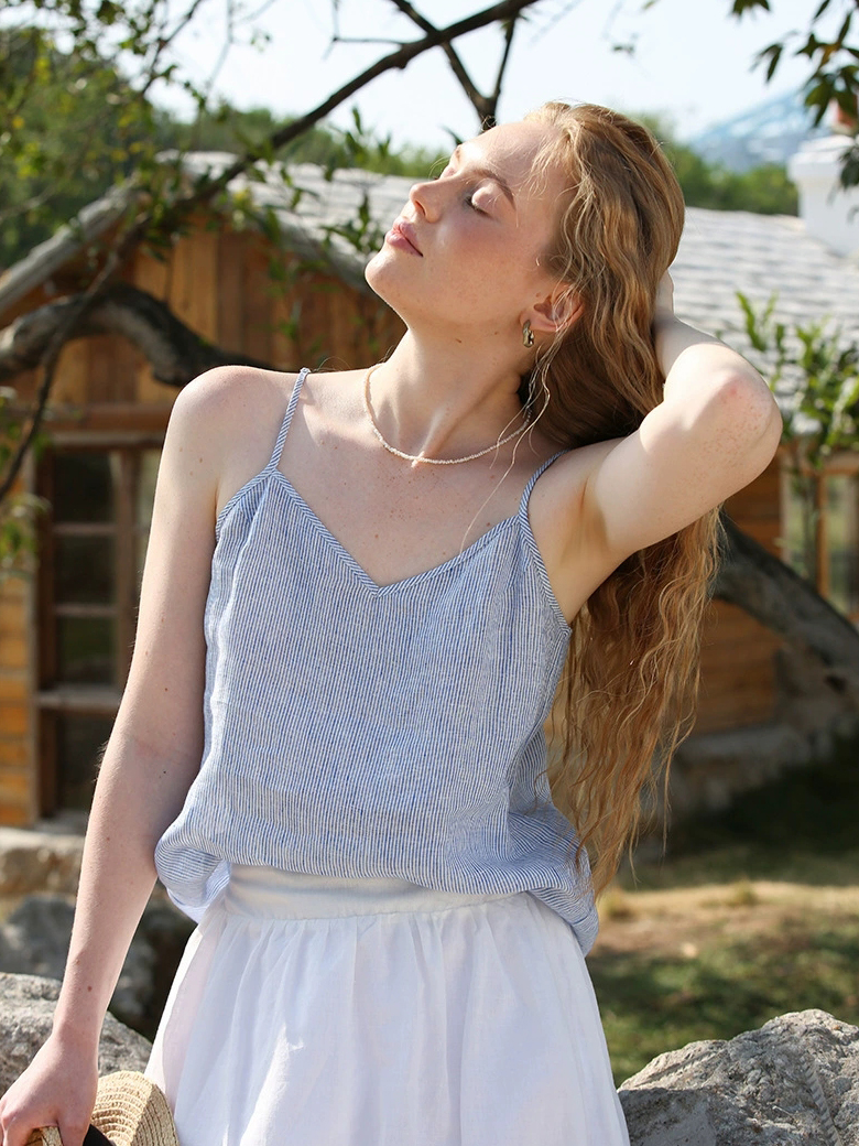 Vacation style V-neck tank top
