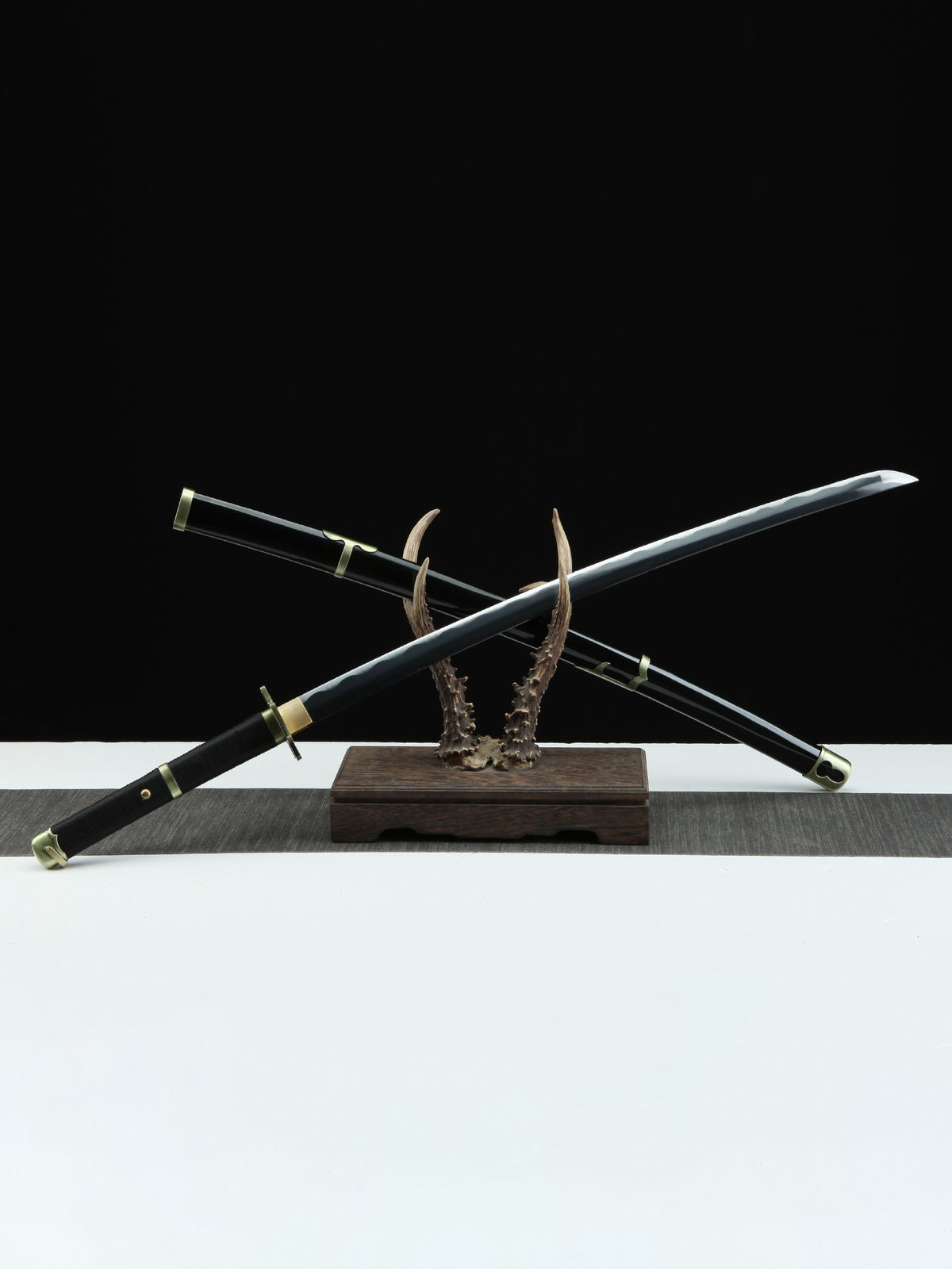 One Piece zoro cosplay prop metal sword Yubashiri